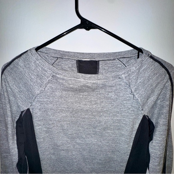 Lululemon Full Tilt Gray and Black Long Sleeve Top - Picture 2 of 10